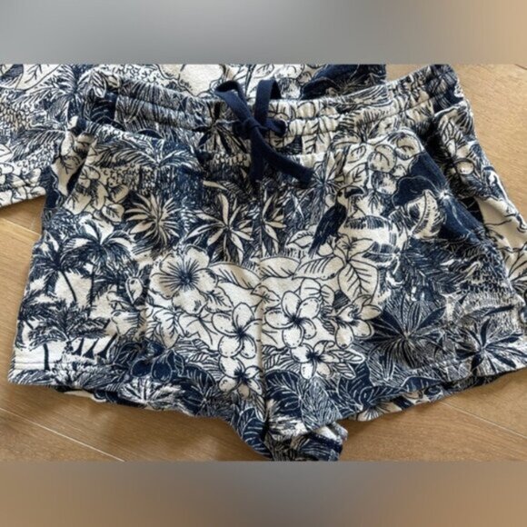 Old Navy Two-Piece Tropical Short Set - Picture 5 of 6